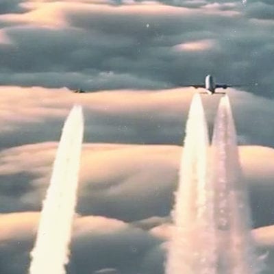 ufo-darts-below-jets_kaeu4w